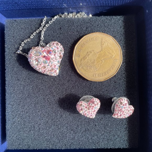 Swarovski crystal heart necklace n earrings set - Picture 5 of 6